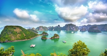 Ha Long Bay 3