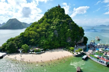 Ha Long Bay 2