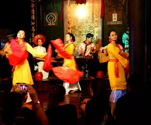 Hoi An Ancient Town & Memories Show