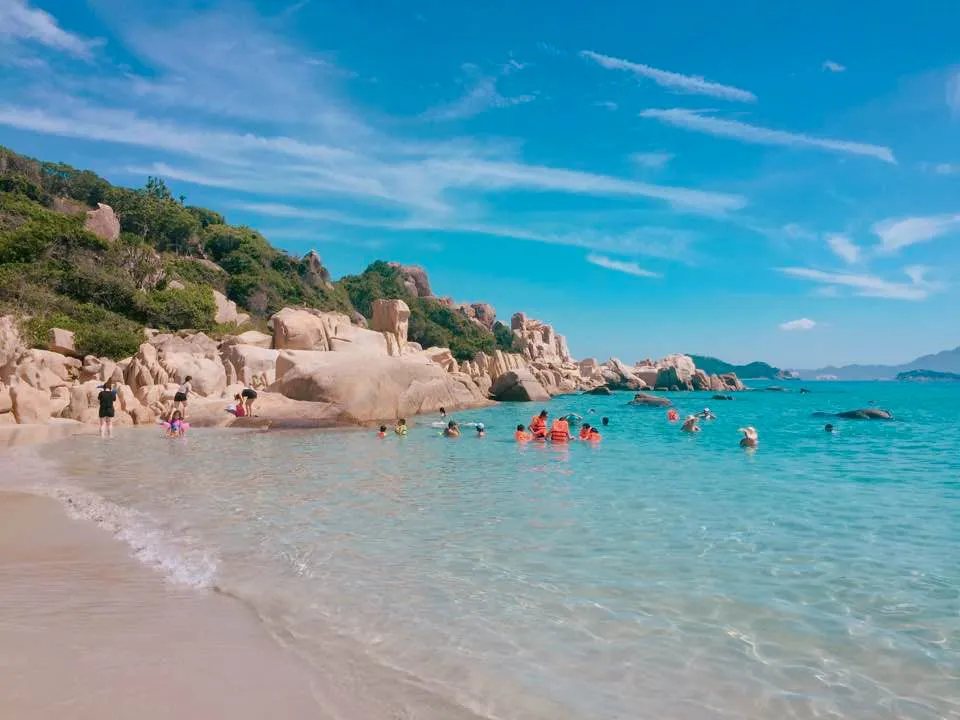 Tour Đảo Bình Ba - Đảo Tôm Hùm Nha Trang Trọn Ngày Giá Rẻ